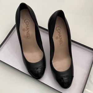 Black Chanel Pumps